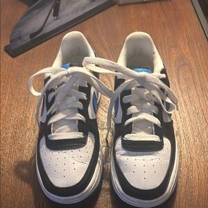 Nike Black/White/Blue Sneakers
